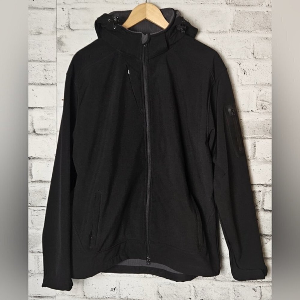 Biz Collection Men’s Large Black Softshell Jacket